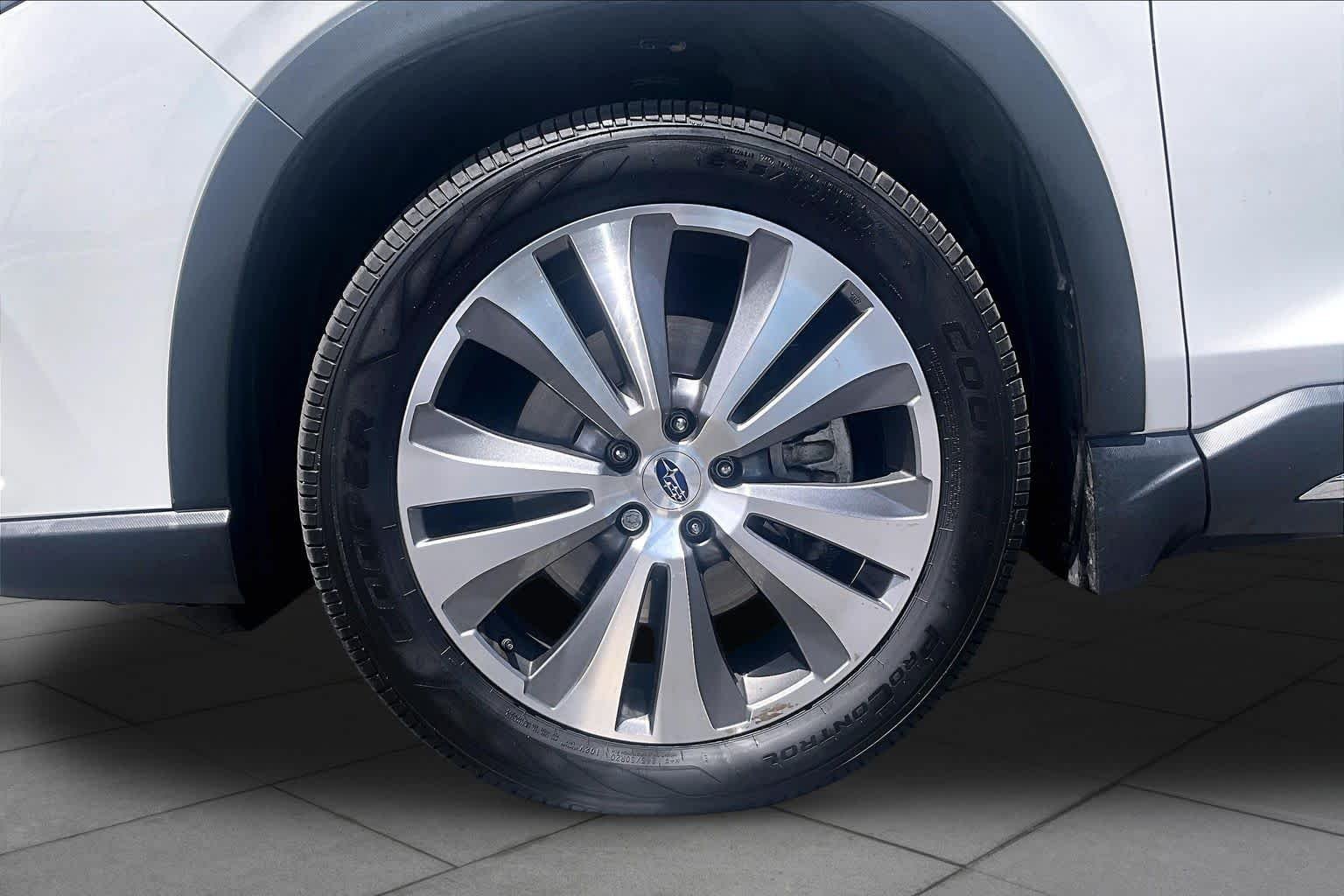 Used 2020 Crystal White Pearl Subaru Limited image 11