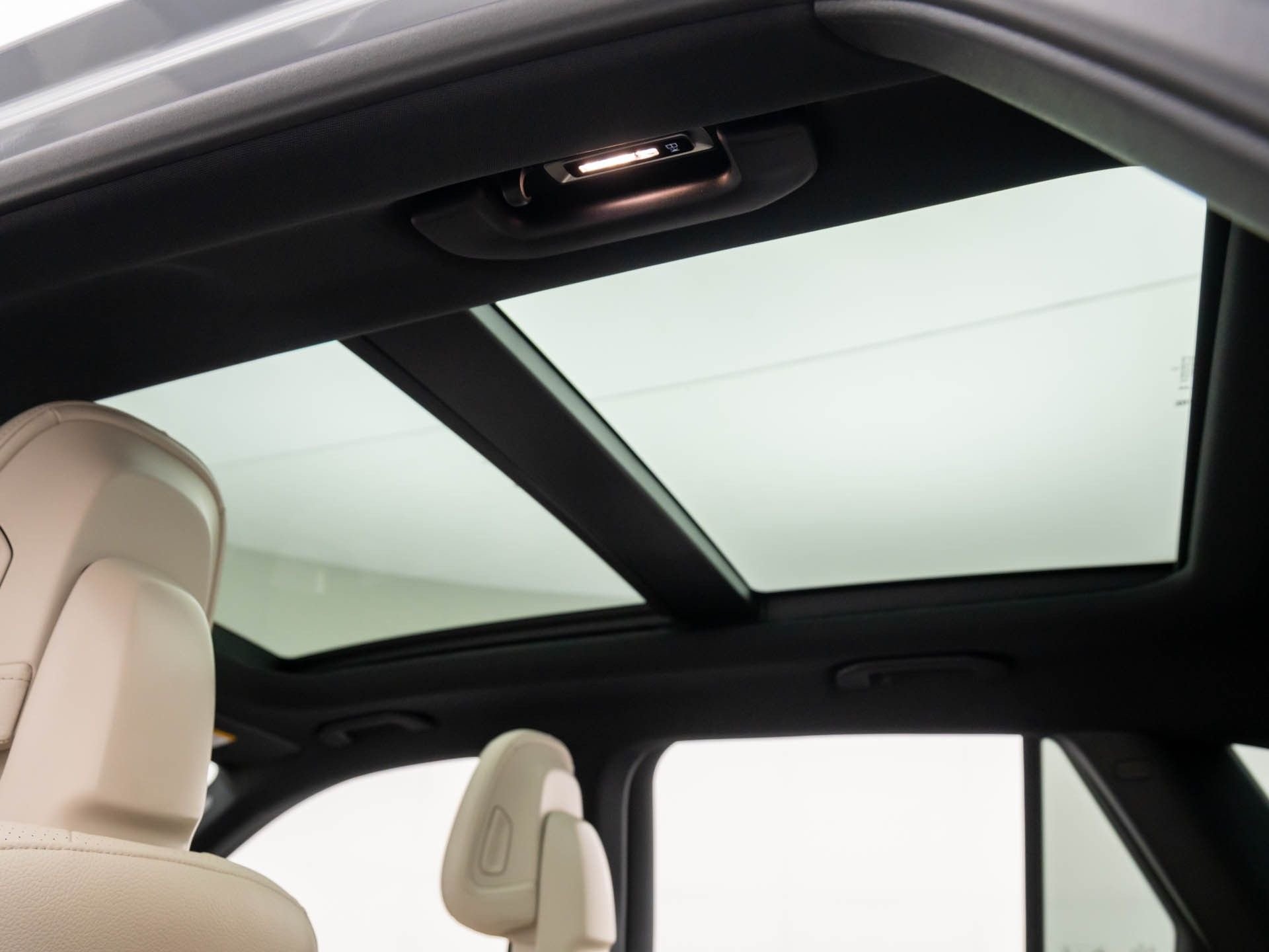 New 2026 Silver Mercedes-Benz GLC 300 image 15