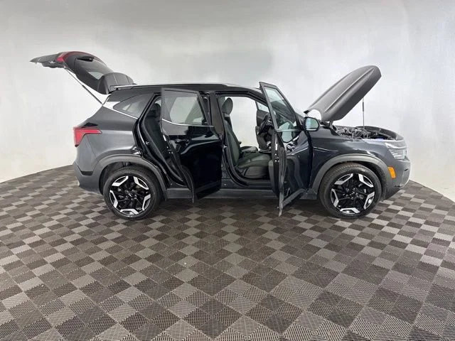 Used 2024 Black Kia SX image 15