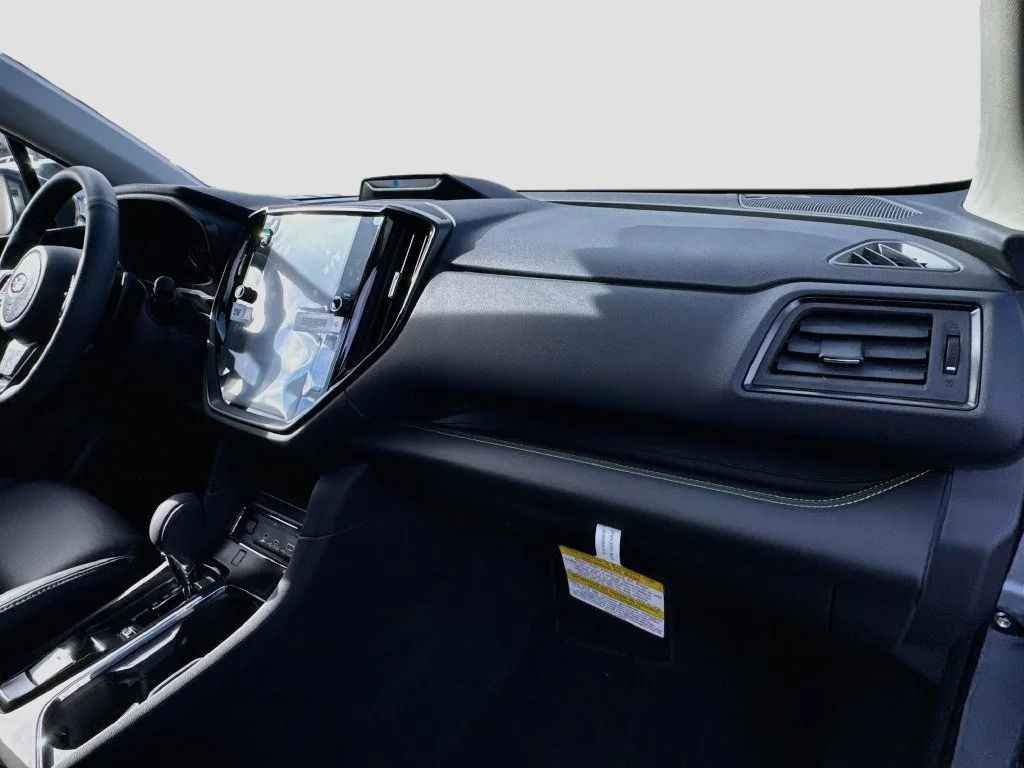 New 2027 Silver Subaru Onyx Edition Touring image 38