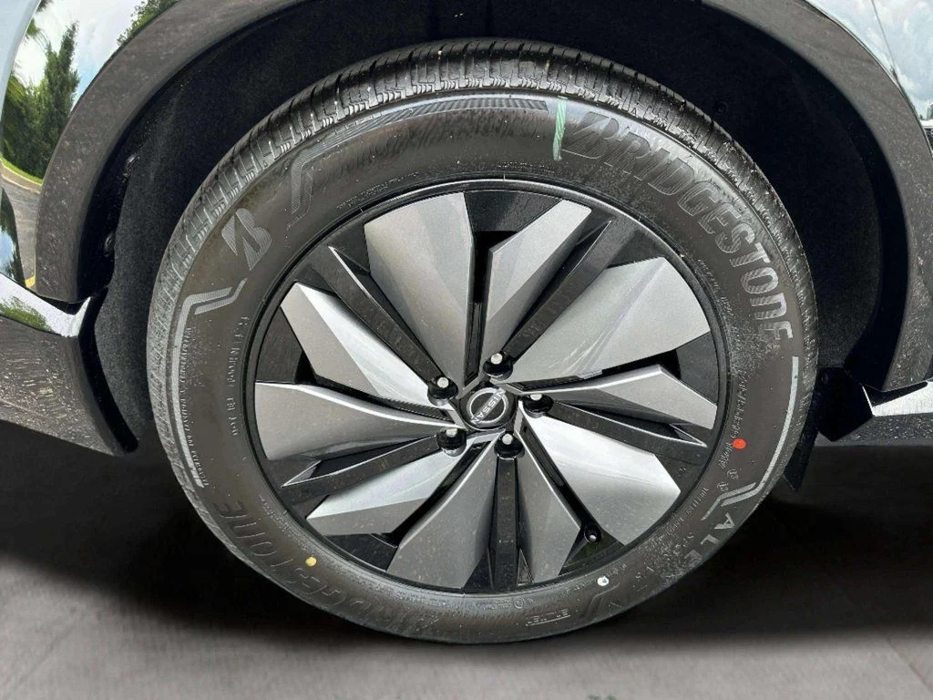 2025 Nissan ARIYA Platinum+ - Photo 9