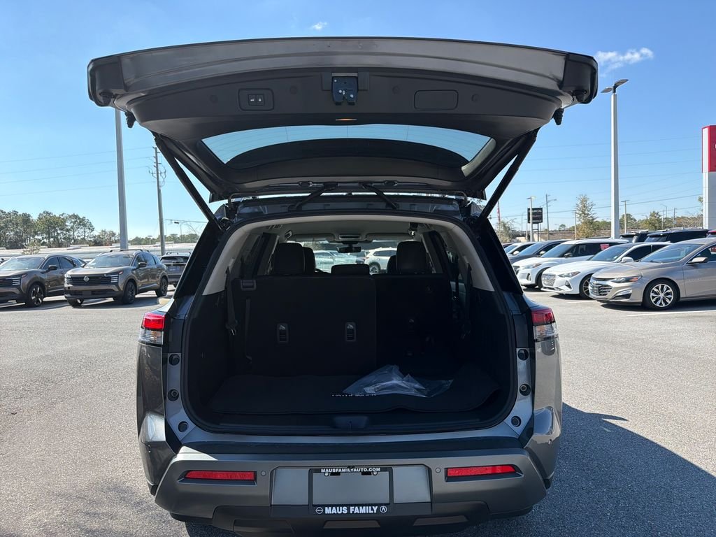 New 2026 Nissan Pathfinder SL 4D Sport Utility