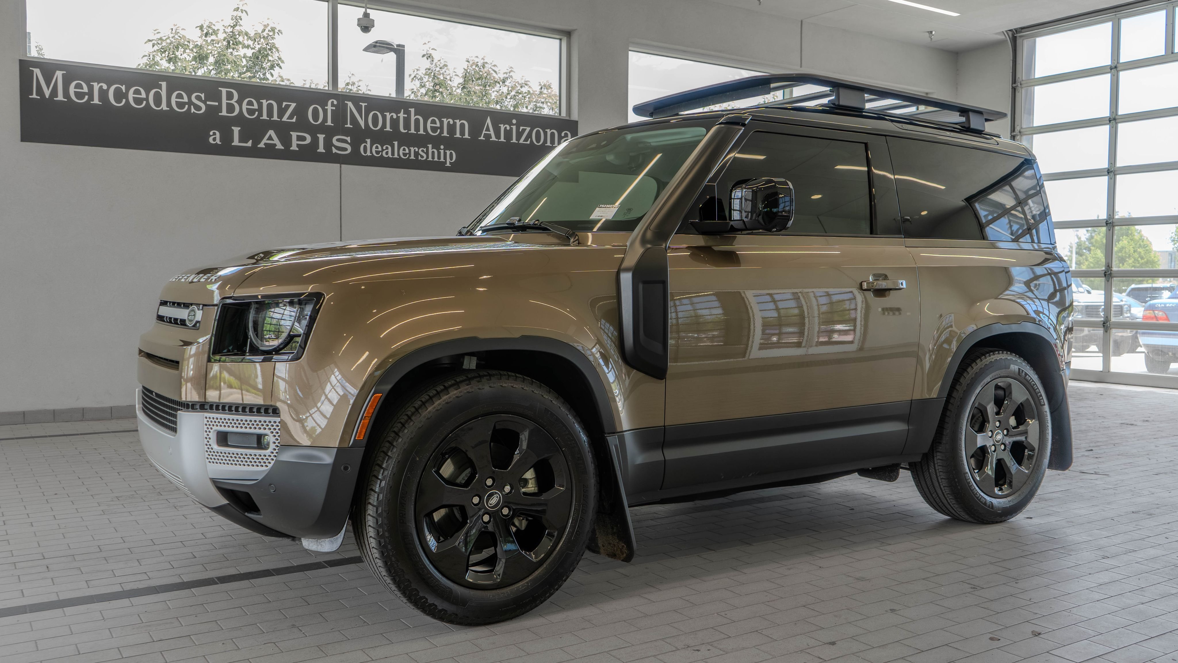 Used 2025 Gondwana Stone Metallic Land Rover S image 3
