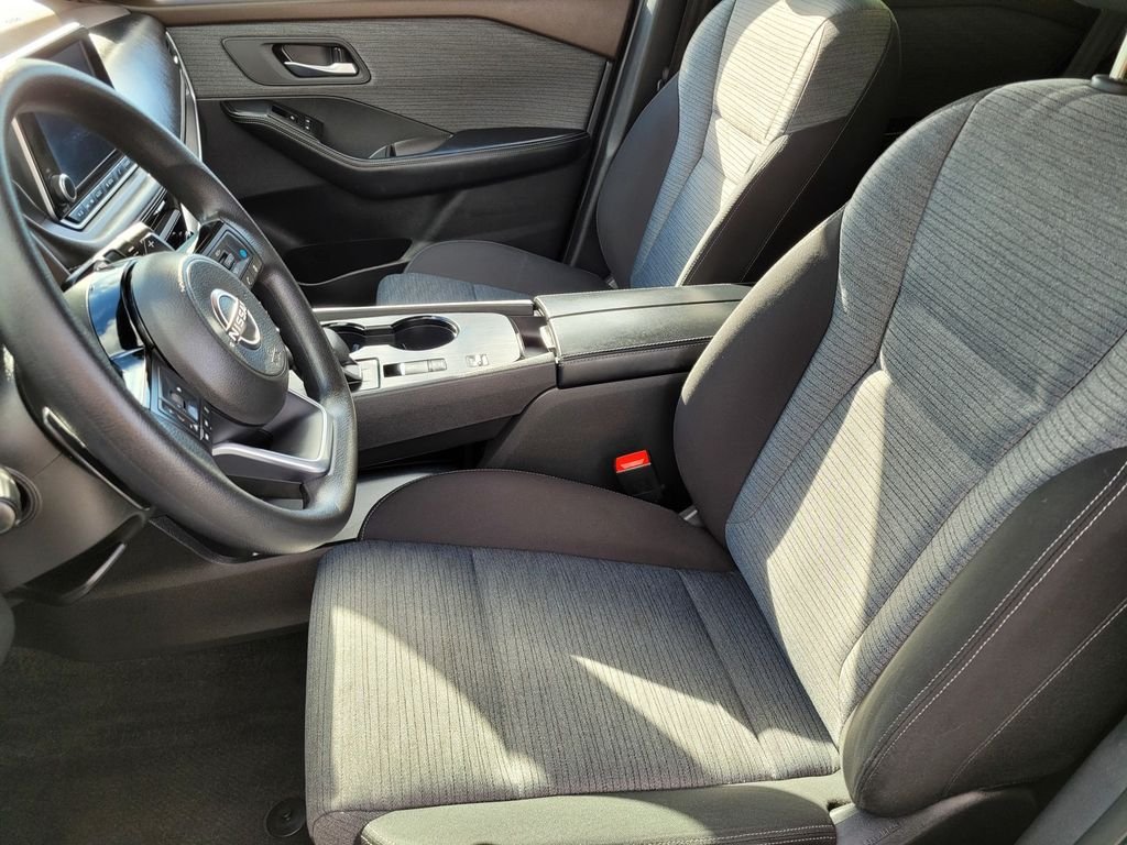 Used 2023 Gray Nissan SV image 13