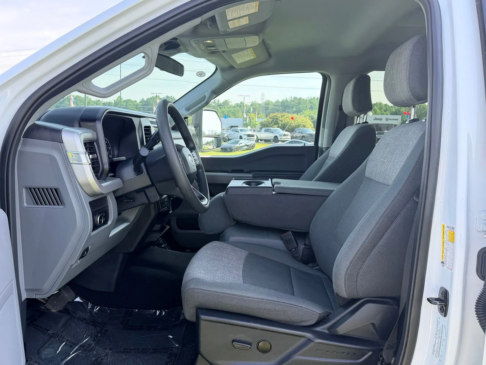 Used 2026 Oxford White Ford XLT image 13