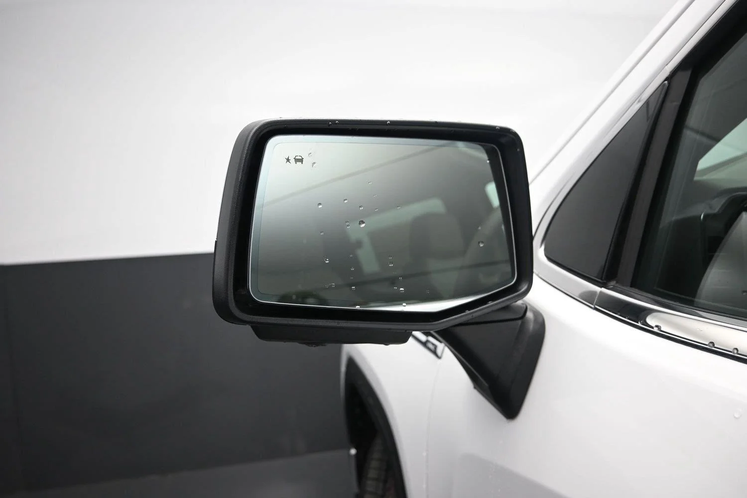 2026 GMC Sierra 1500 SLT - Photo 23