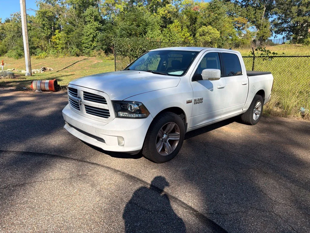 Used 2016 White Ram Sport image 7