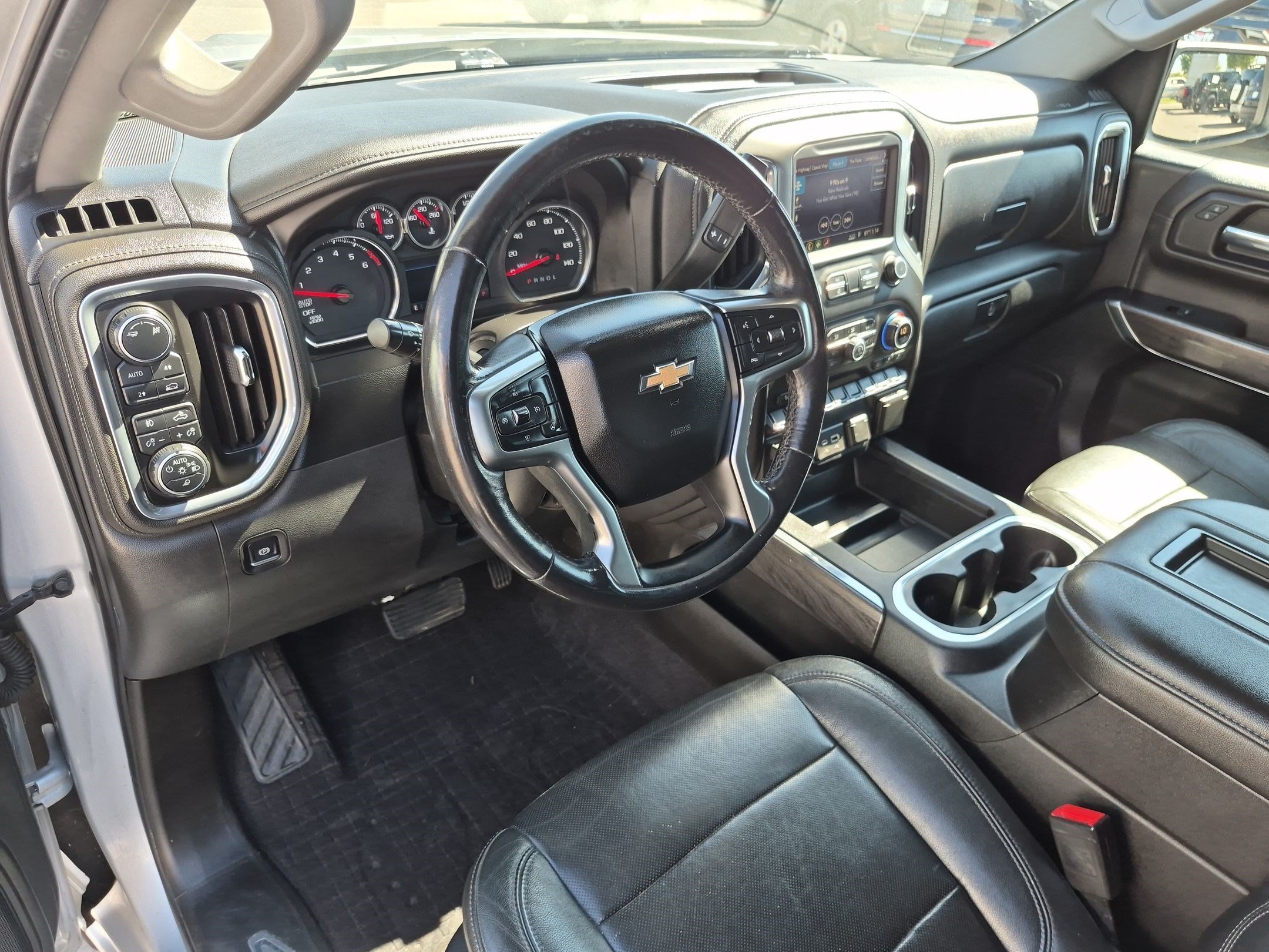 Used 2019 Silver Ice Metallic Chevrolet LTZ image 13