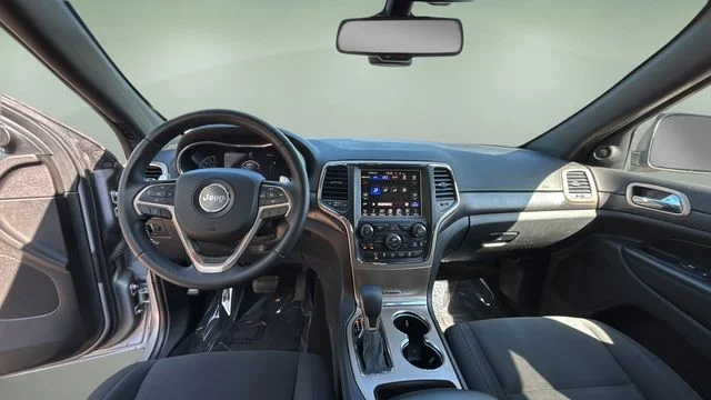 Used 2016 Silver Jeep Laredo image 16
