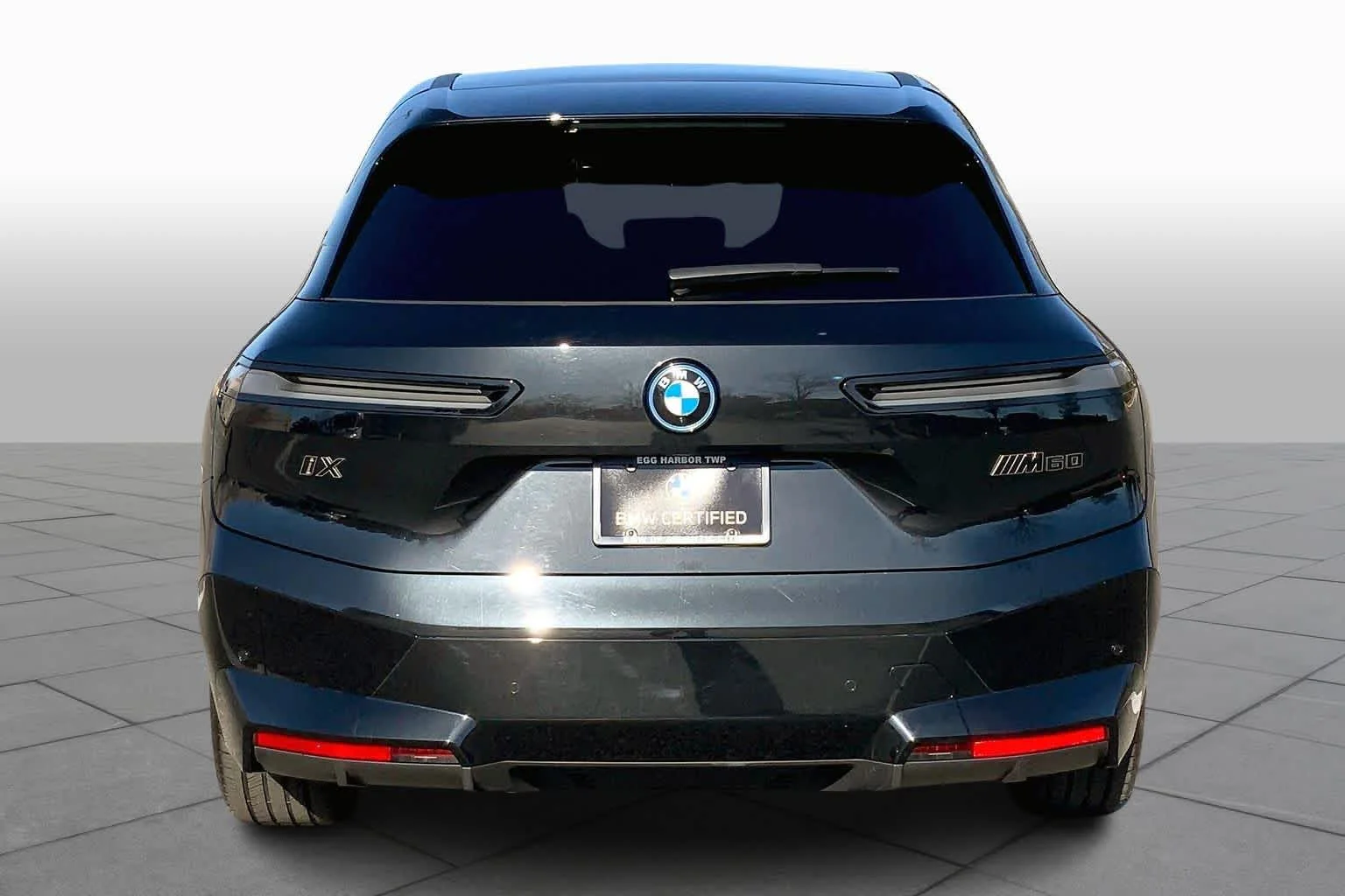 Certified Used 2025 Black Sapphire Metallic BMW M60 image 4