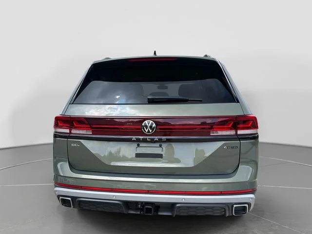 Used 2024 Green Volkswagen 2.0T Peak Edition SEL image 5