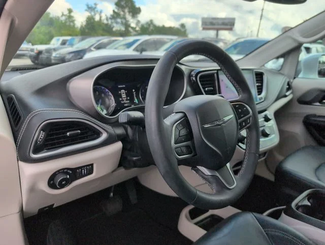 Certified Used 2022 White Chrysler Touring L image 33