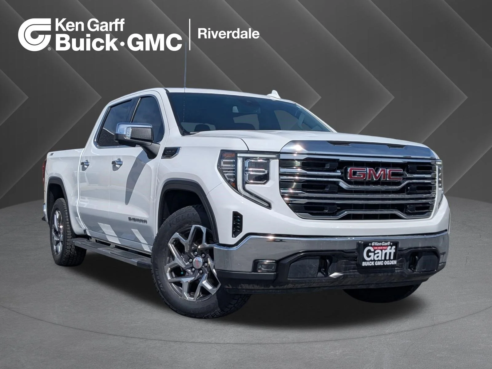 2023 GMC Sierra 4WD Crew Cab Short Box SLT's photo