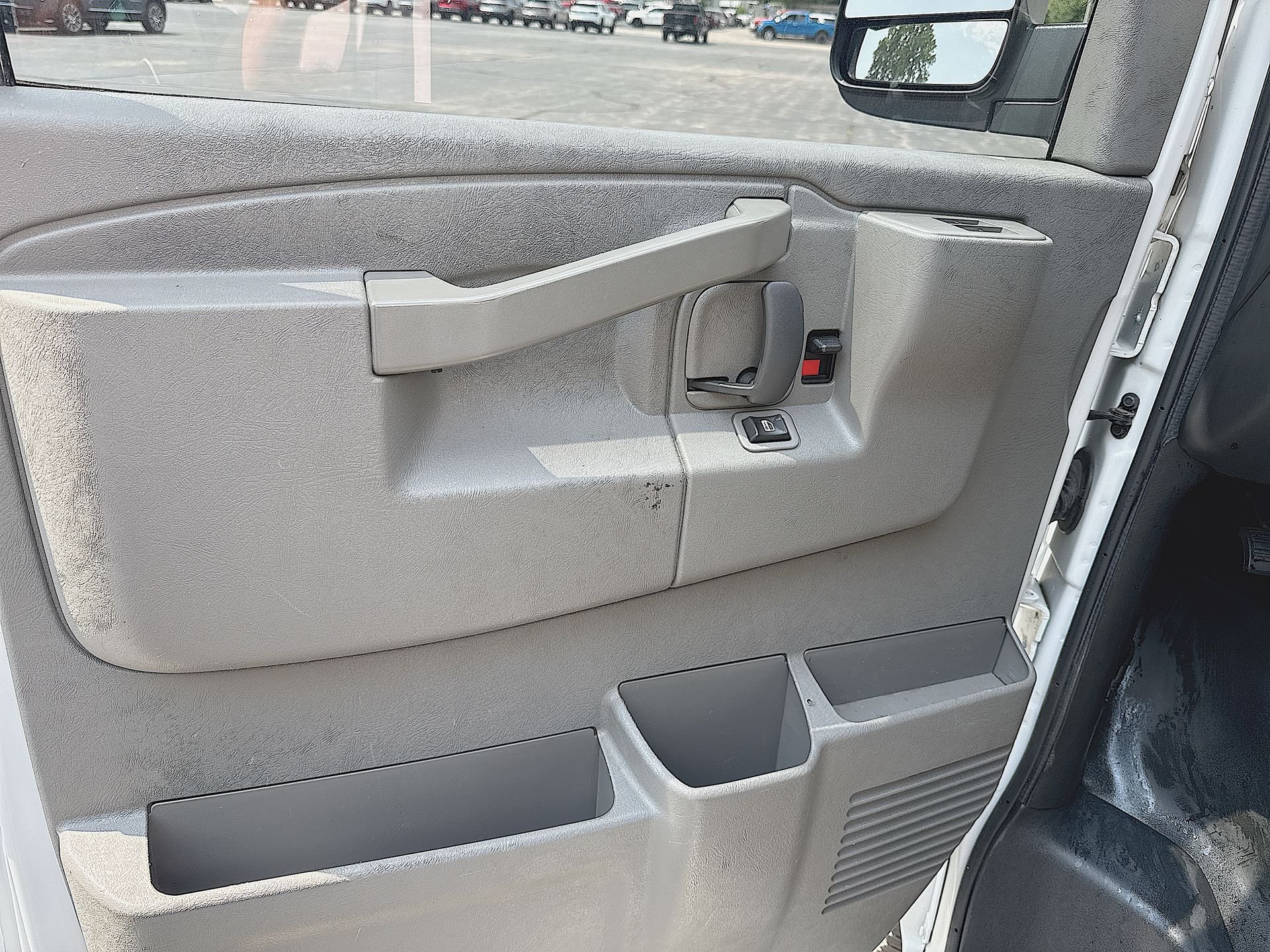 2019 GMC Savana Cargo Work Van - Photo 19