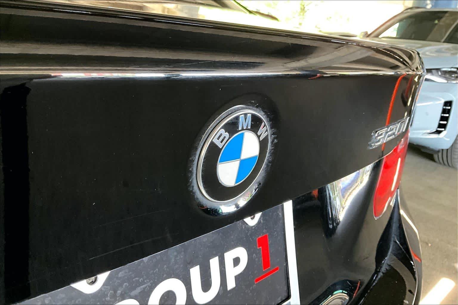 Used 2015 Jet Black BMW 320i image 30