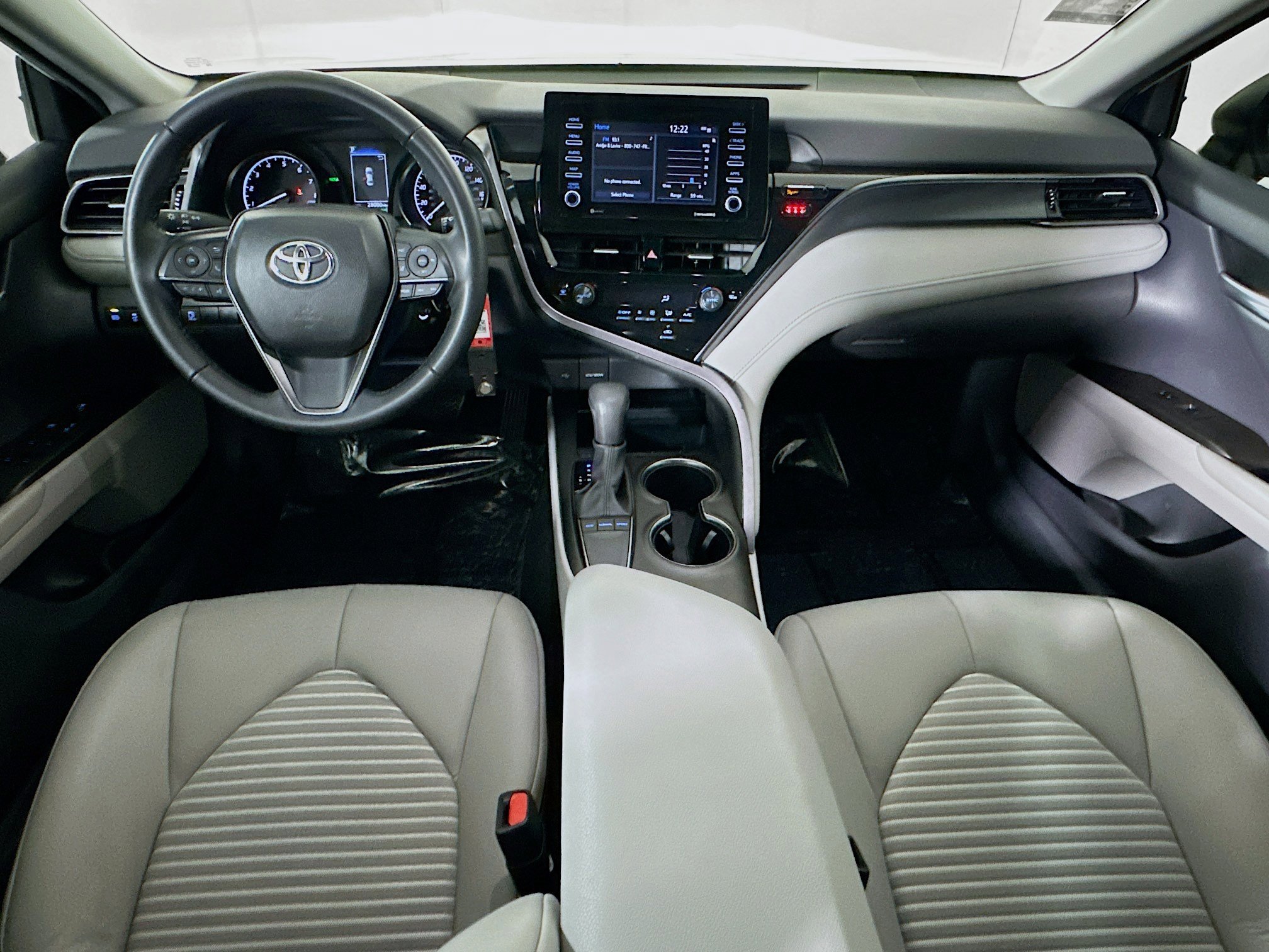 Used 2023 Ice Toyota SE image 26