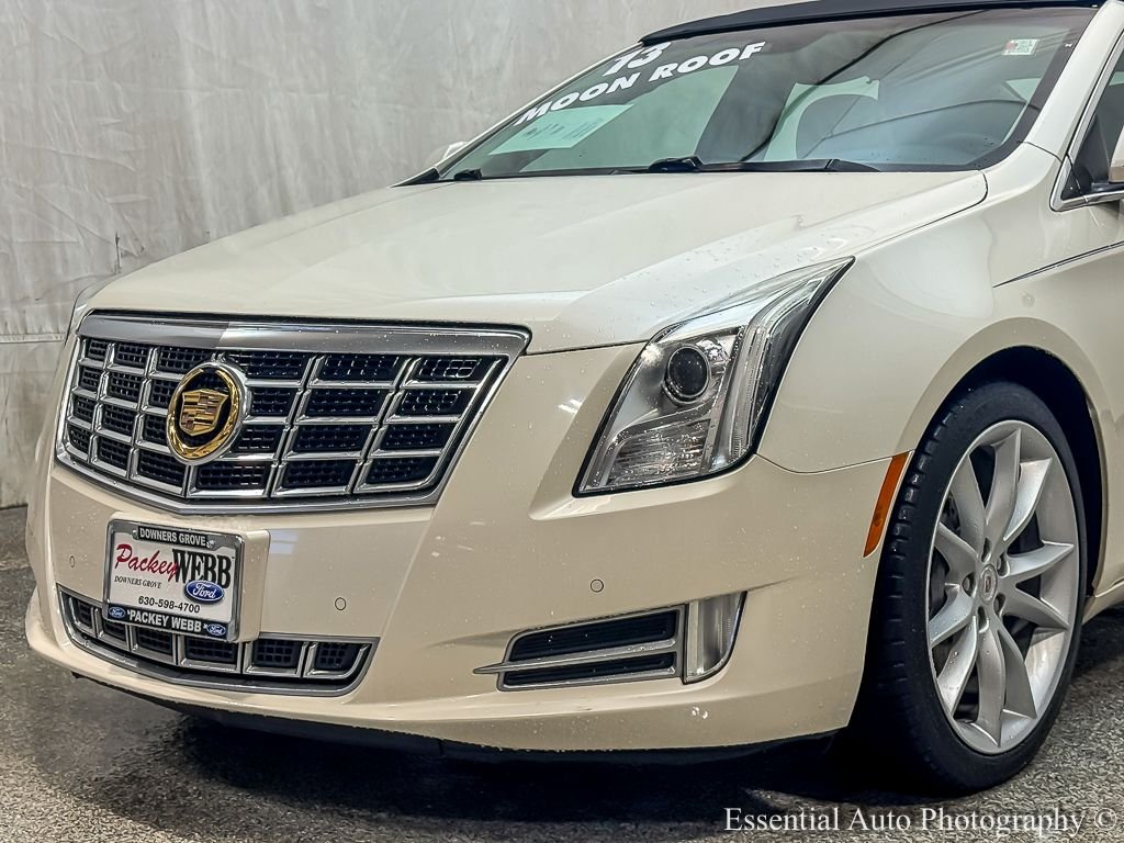 Used 2013 White Diamond Clearcoat Cadillac Premium image 3