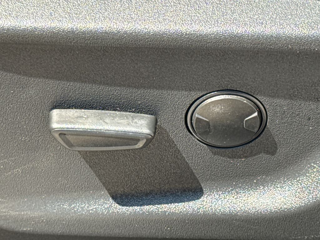 Used 2022 White Ford XLT image 21
