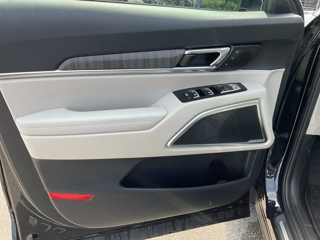 Used 2024 Ebony Black Kia SX image 26