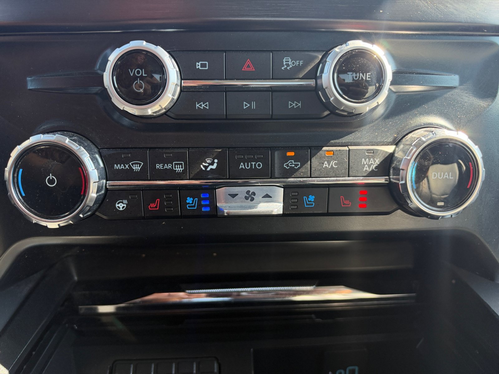 Used 2026 Oxford White Ford LARIAT image 18