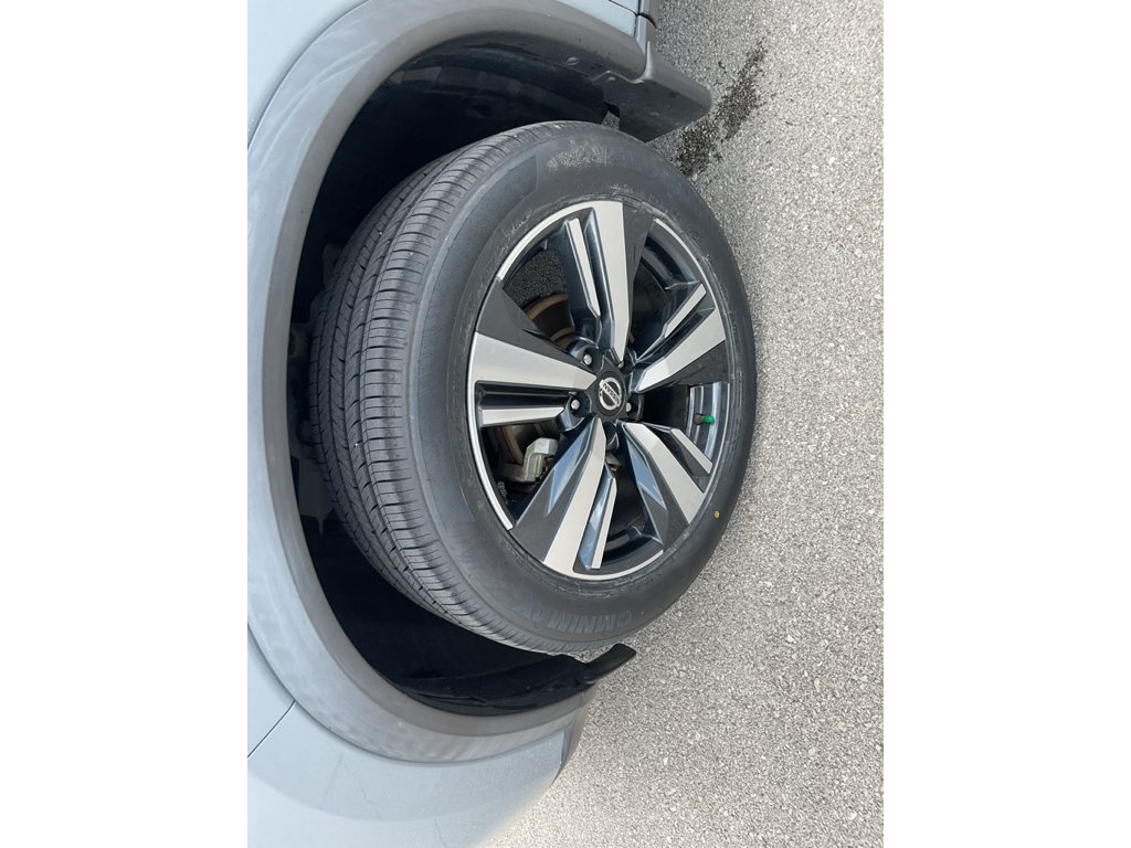 Used 2021 Boulder Gray Pearl Nissan SL image 5