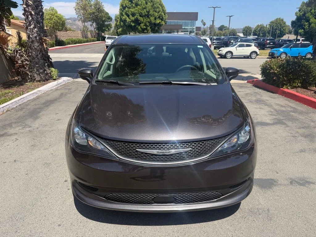 Used 2022 Gray Chrysler LX image 2