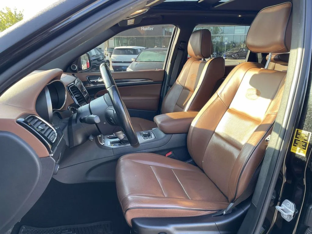 Used 2020 Diamond Black Crystal Pearlcoat Jeep Overland image 8