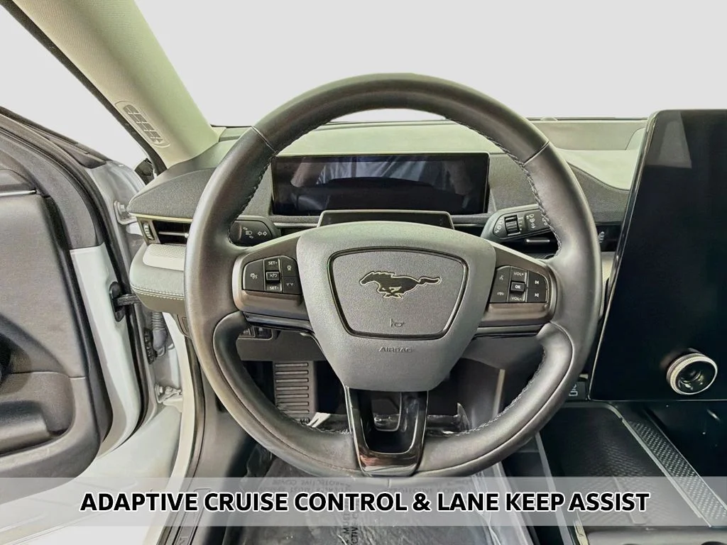 Used 2023 Space White Metallic Ford Select image 4
