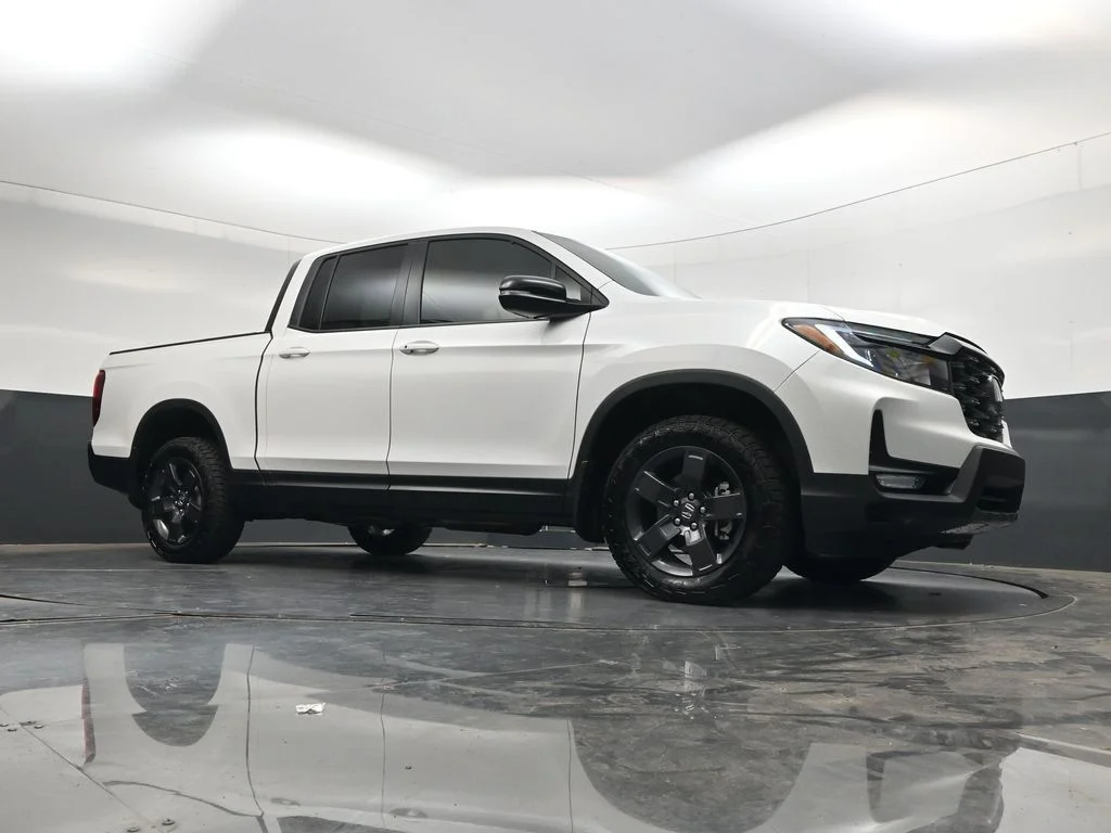 Certified Used 2026 Platinum White Pearl Honda TrailSport image 25