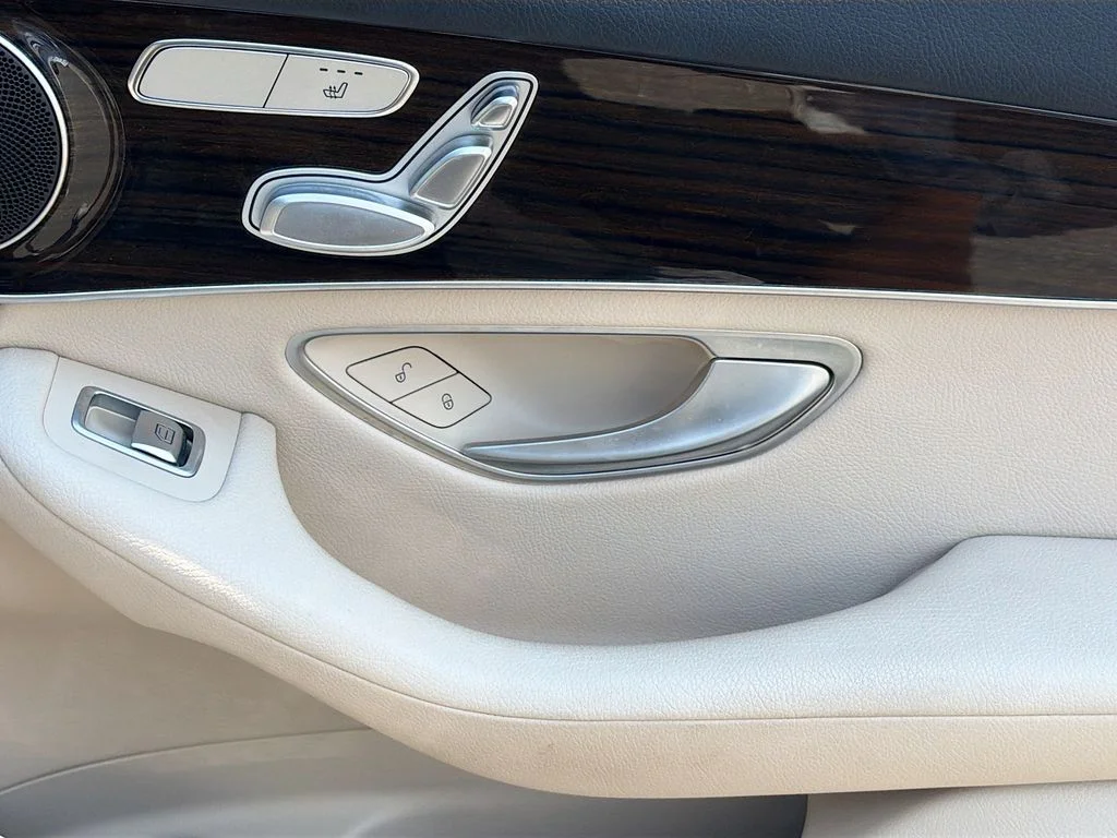 Used 2022  Mercedes-Benz GLC 300 image 17