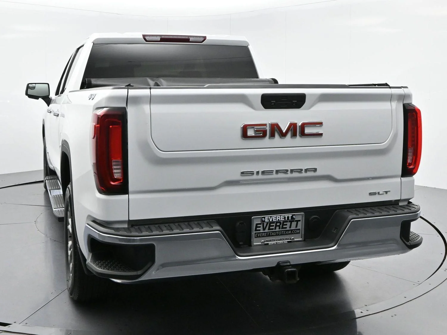 Used 2022 Summit White GMC SLT image 6