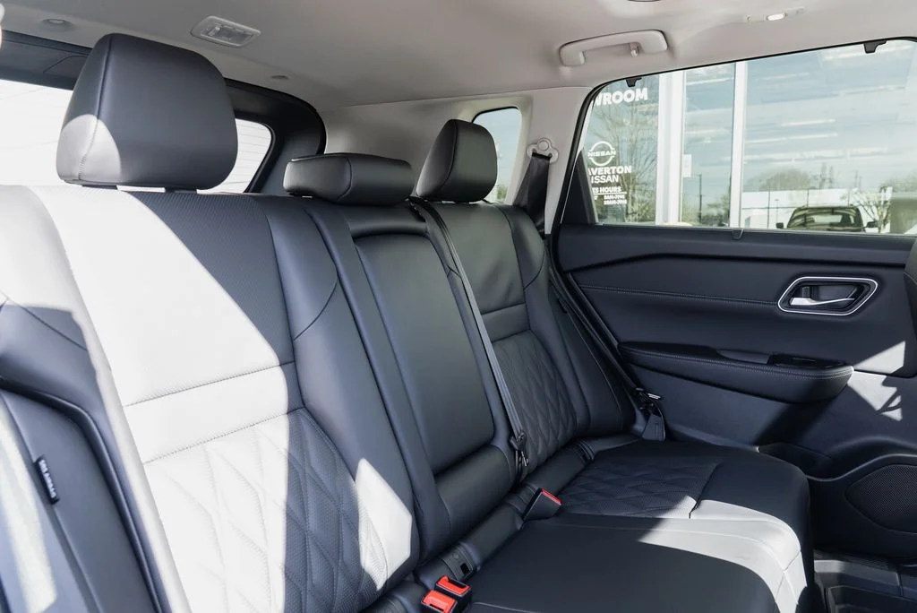 New 2026 Everest White Pearl TriCoat Nissan Platinum image 27