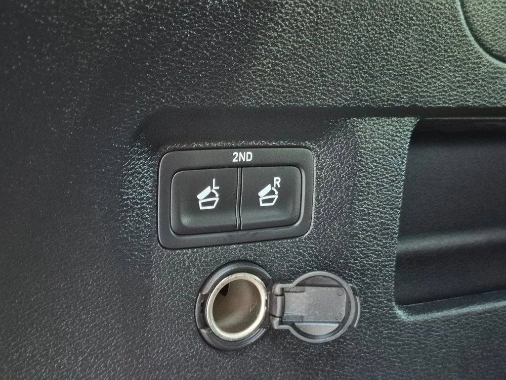 Used 2024 White Kia EX X-Line image 10