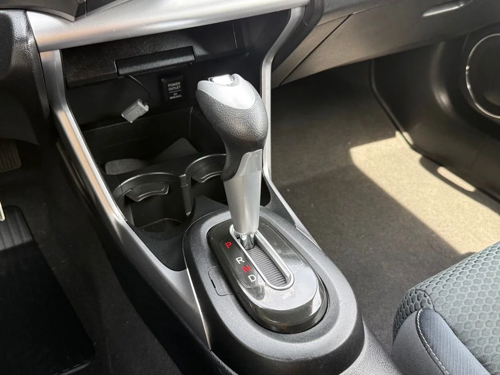 Used 2015  Honda Base image 16