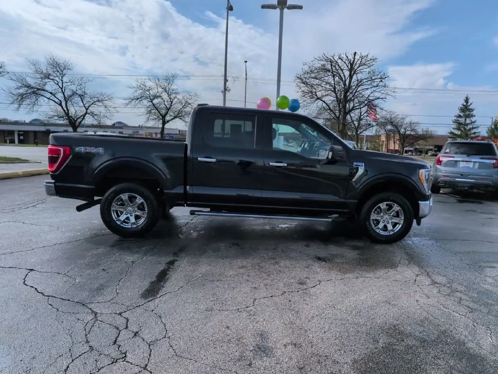 Used 2021 Blue Ford XLT image 6