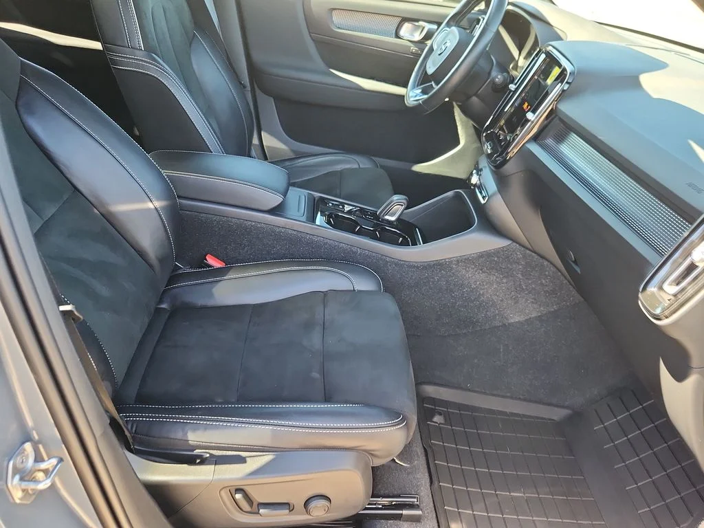 Used 2021 Gray Volvo R-Design image 14