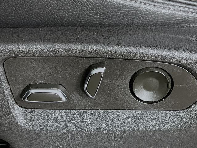 Used 2023 Silver GMC Denali image 11