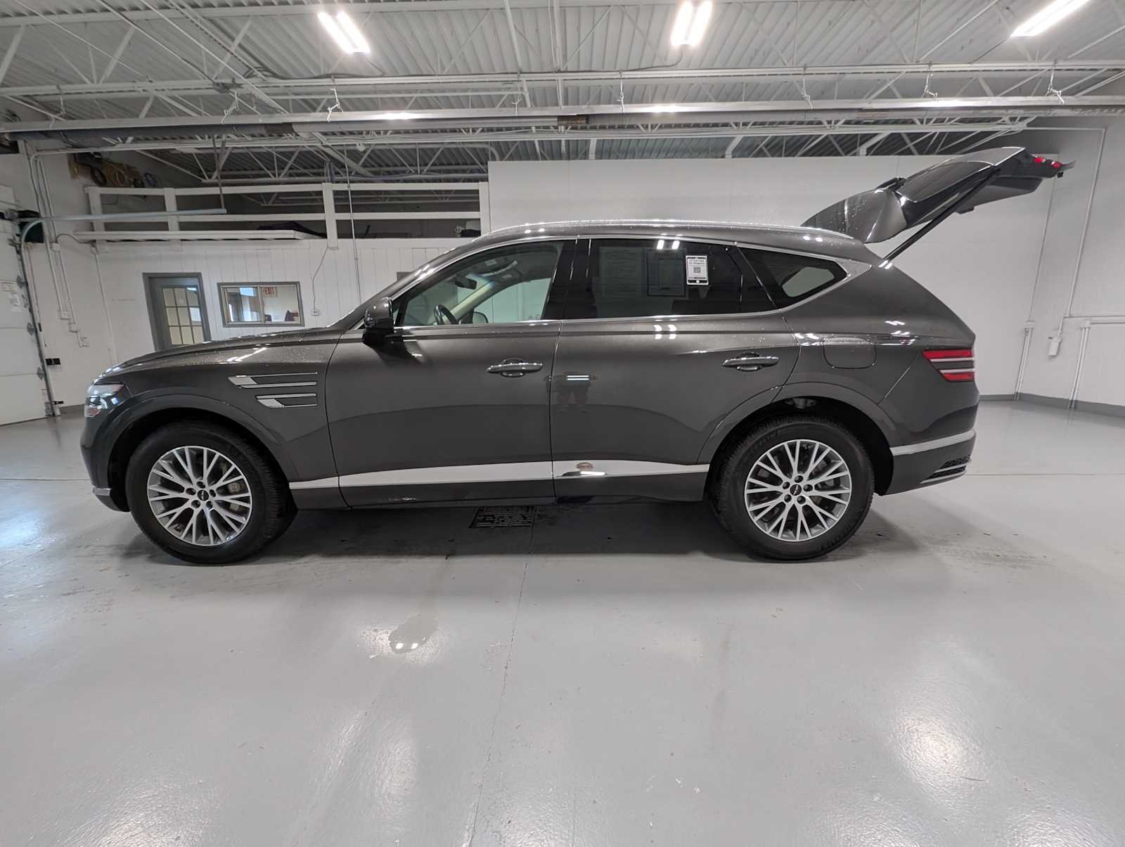 Used 2025 Makalu Gray Genesis 2.5T Standard image 12