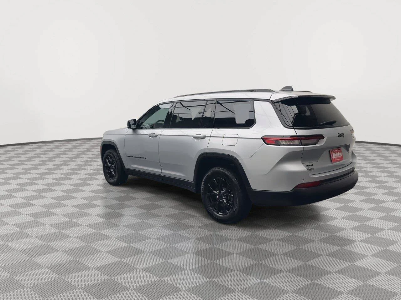 Used 2025 Silver Jeep Altitude X 4x4 image 39
