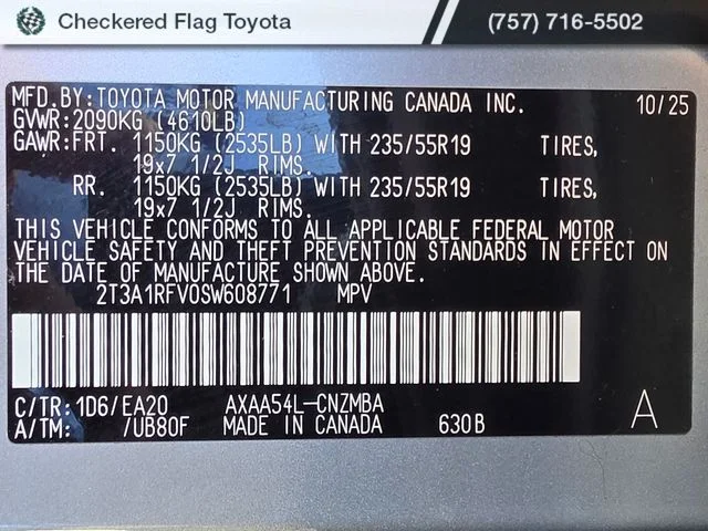 Used 2025 Silver Sky Metallic Toyota XLE Premium image 23