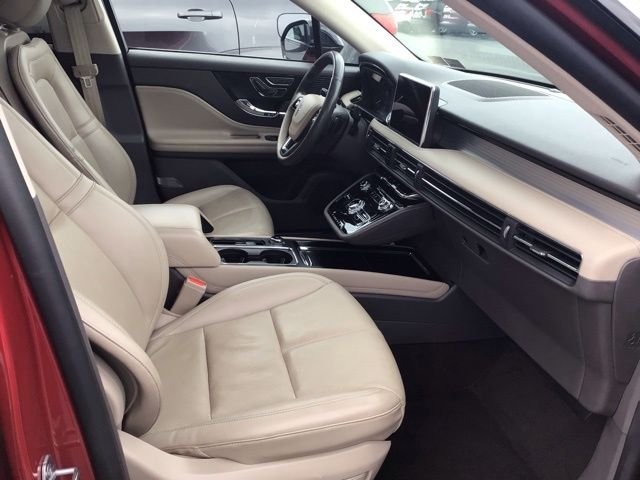 Used 2022 Red Lincoln Standard image 11