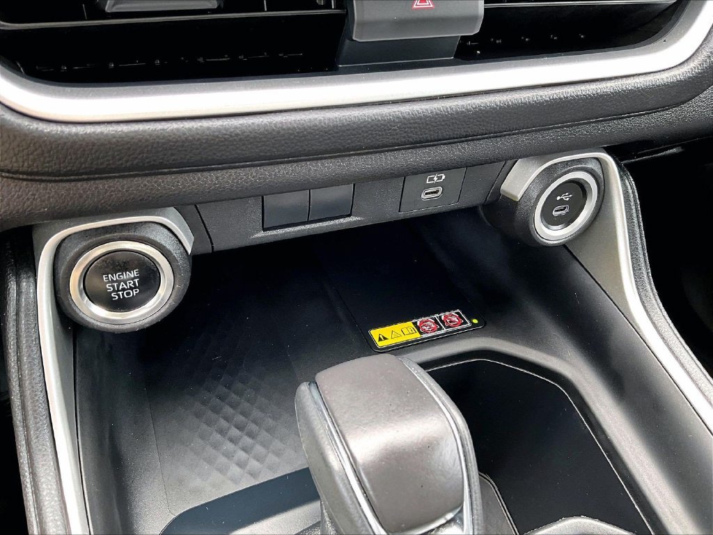 Used 2025 White Toyota XLE image 28