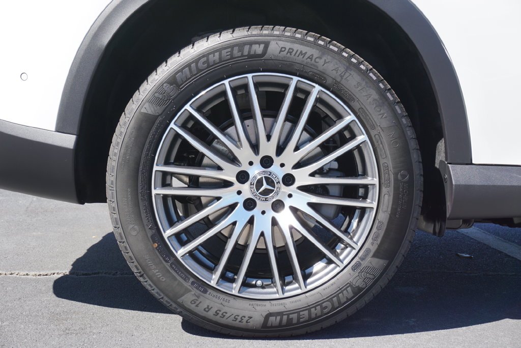 Used 2026 Polar White Mercedes-Benz GLC 300 image 17