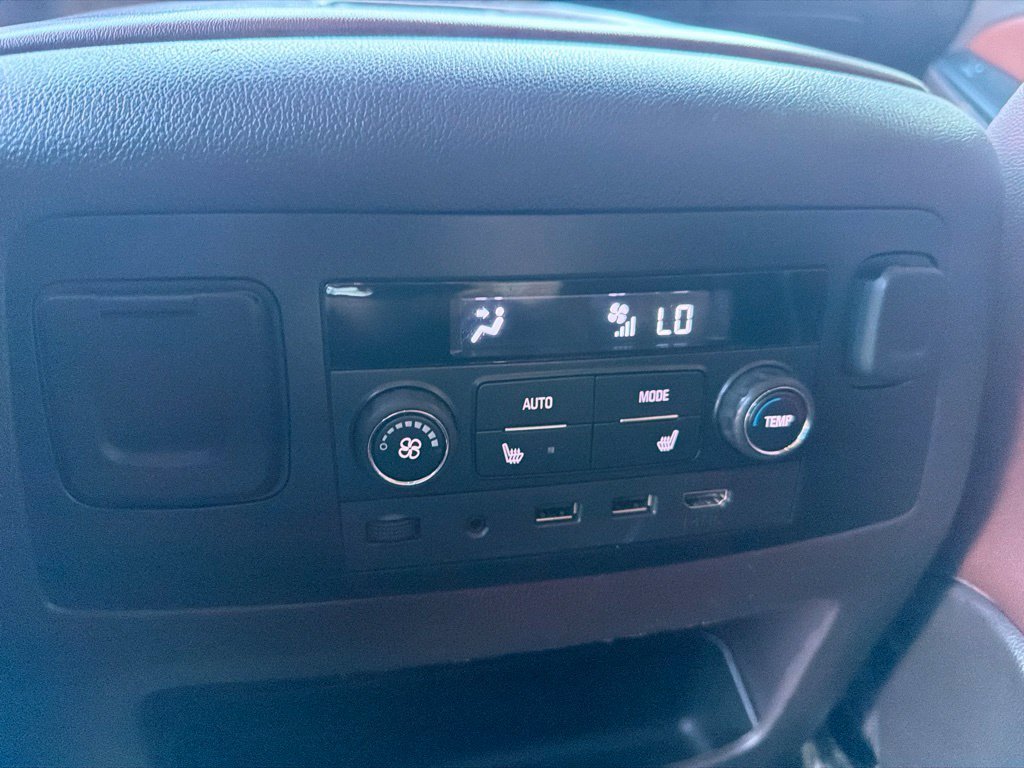 Used 2018 White Chevrolet Premier image 22