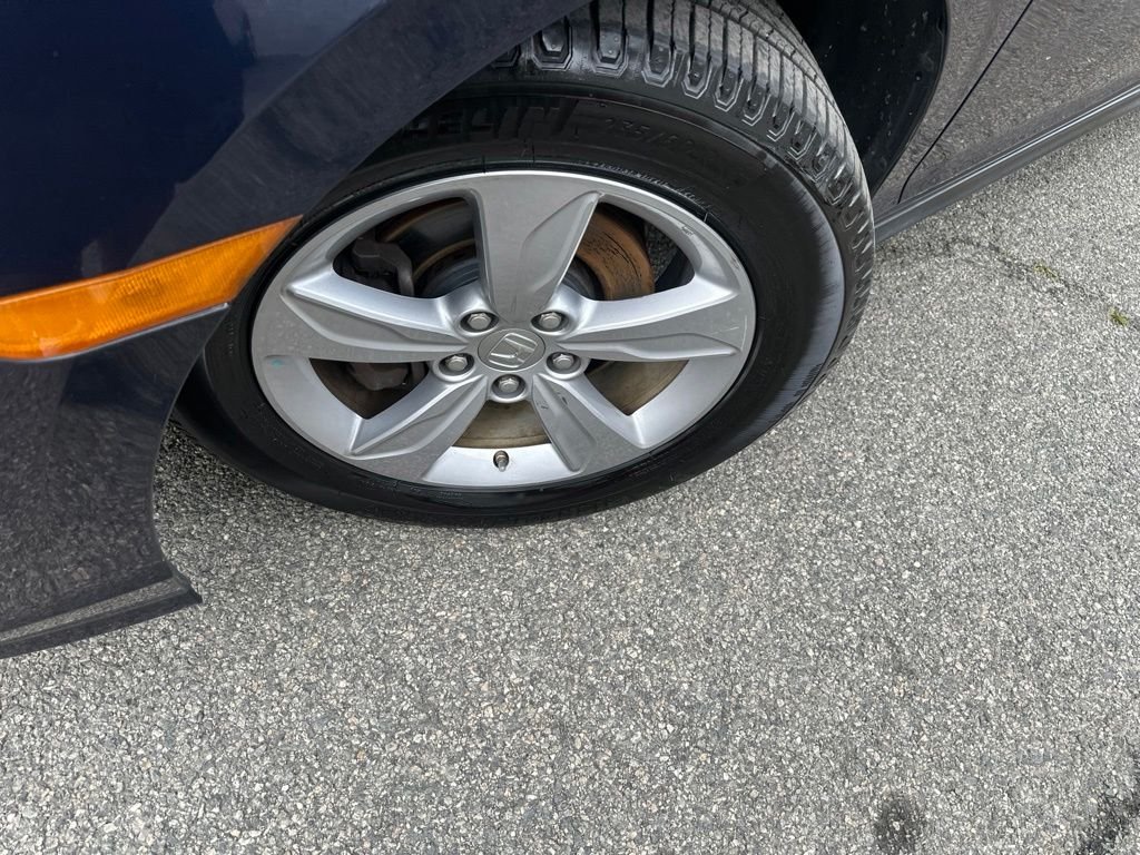 Used 2018  Honda EX image 2
