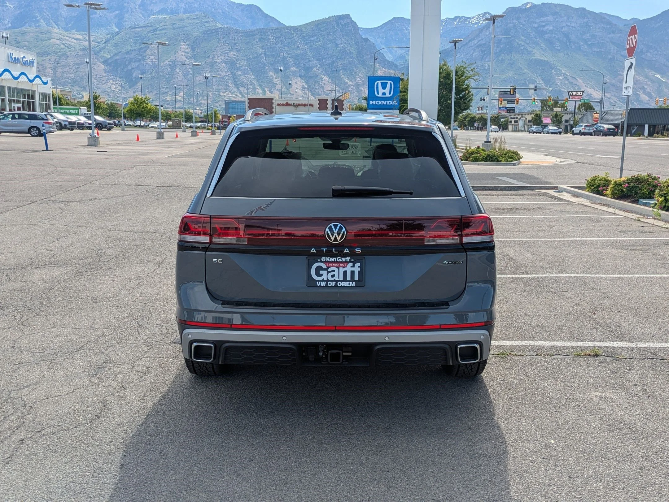 New 2026 Pure Gray Volkswagen 2.0T Peak Edition image 4