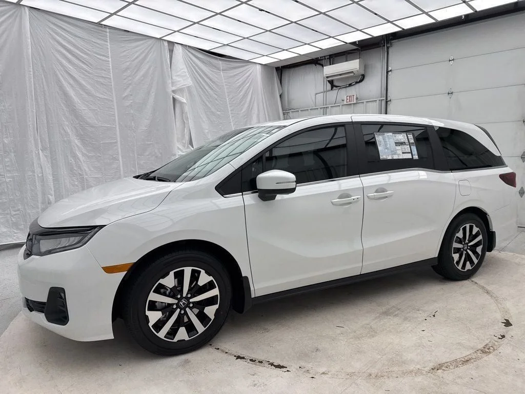 New 2026 Platinum White Pearl Honda EX-L image 3