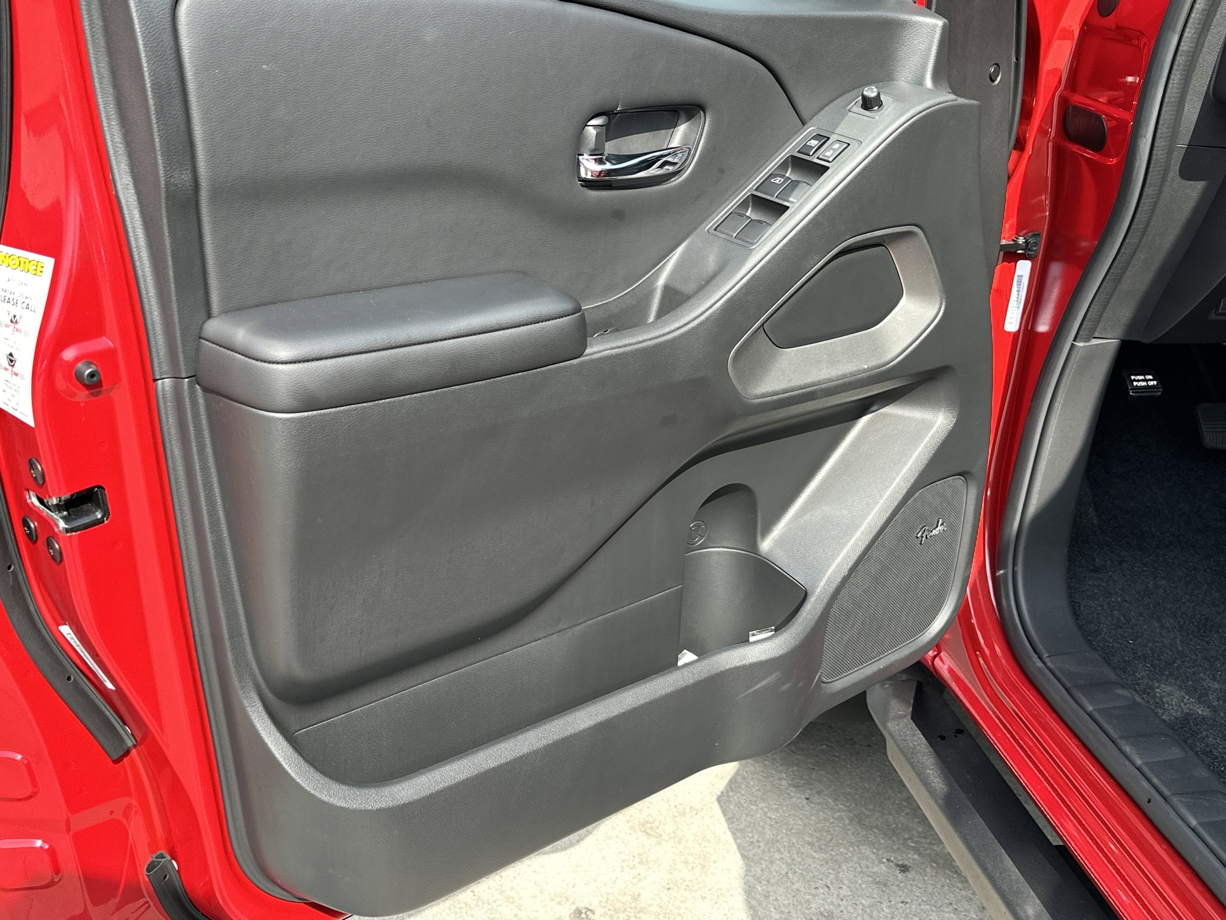 2025 Nissan Frontier SV - Photo 11
