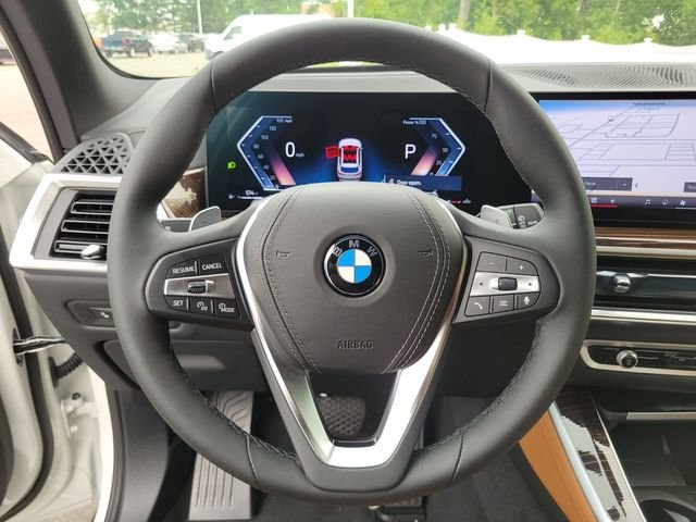 New 2026 White BMW xDrive40i image 33