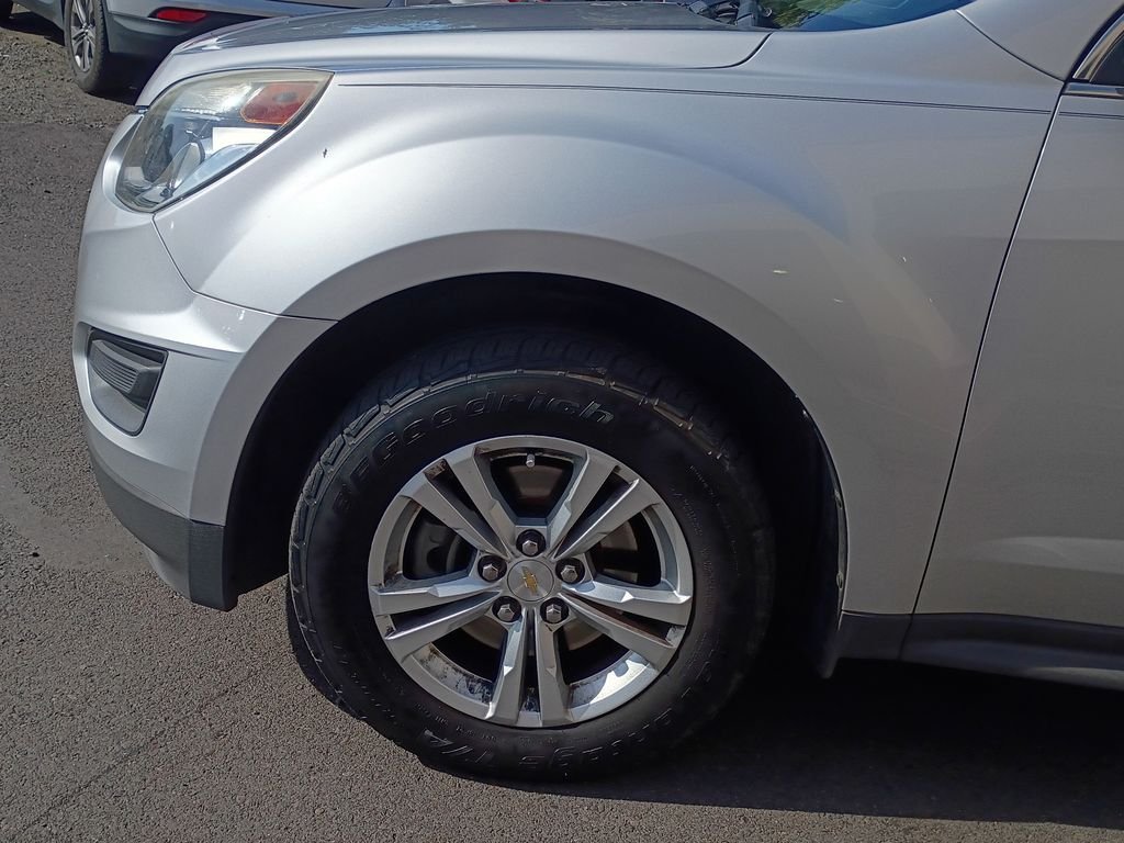 Used 2016 Silver Ice Metallic Chevrolet LS image 7